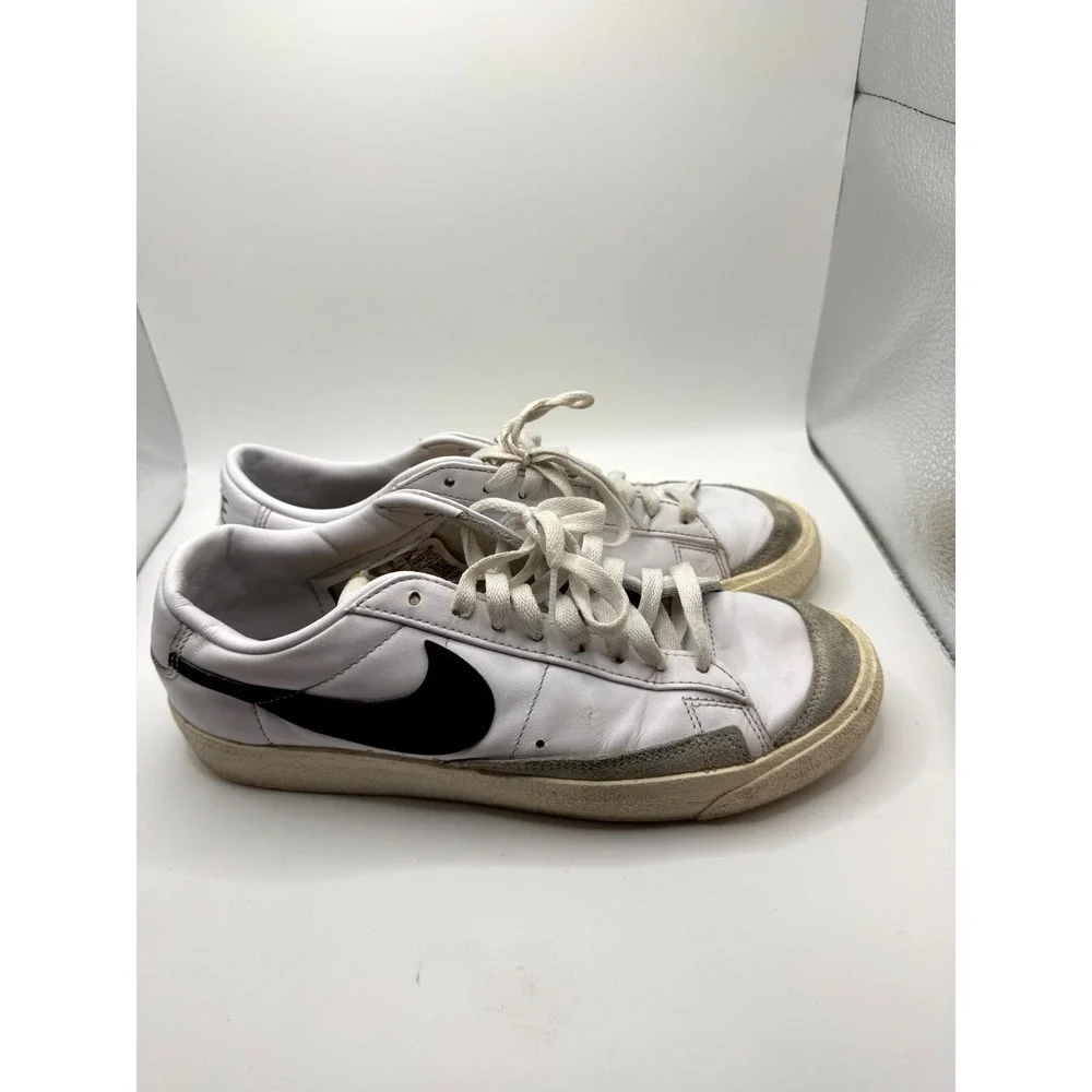 Nike Blazer Low '77 Vintage‎ DA6364-101 Mens 9 Sneaker White Leather Skate Shoes